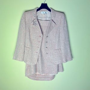 Tahari Trendy Pink and Gray Checkered Business Skirt Suit Size 10